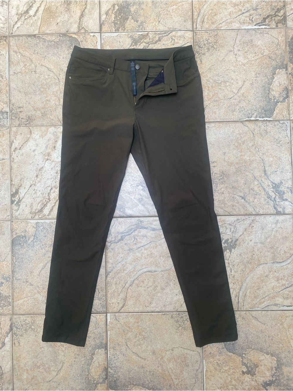 Lululemon Chinos Pants Olive Green Men’s Size 32